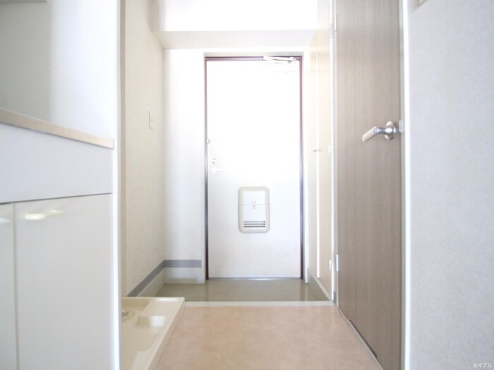 物件内観写真17　(玄関)