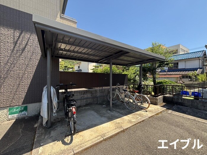 物件外観写真5　(駐輪場)