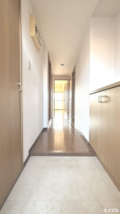 物件内観写真14　(玄関)