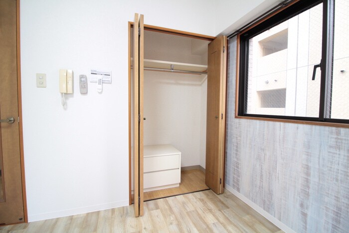 物件内観写真12　(収納)