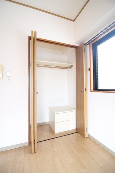 物件内観写真12　(収納)