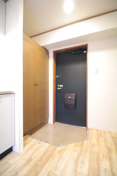 物件内観写真13　(玄関)