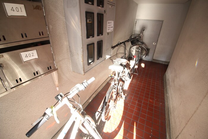 物件外観写真3　(駐輪場)