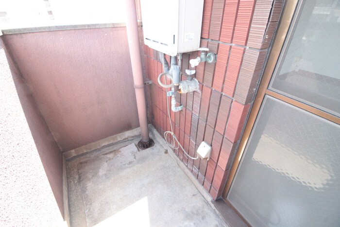 物件内観写真12　(洗濯機置場)