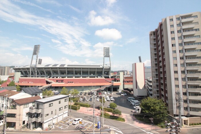 物件内観写真16　(室内からの展望)