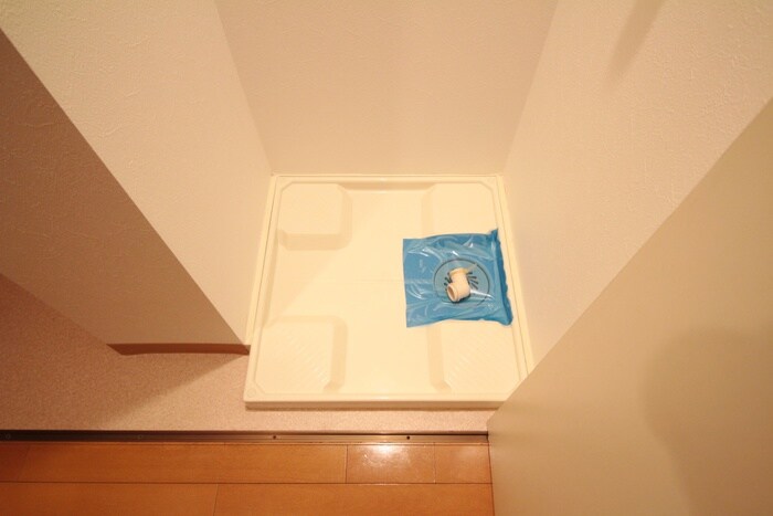 物件内観写真16　(洗濯機置場)