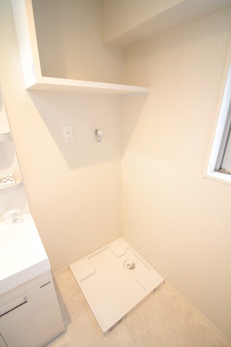 物件内観写真12　(洗濯機置場)