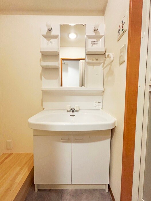 物件内観写真11　(洗面)