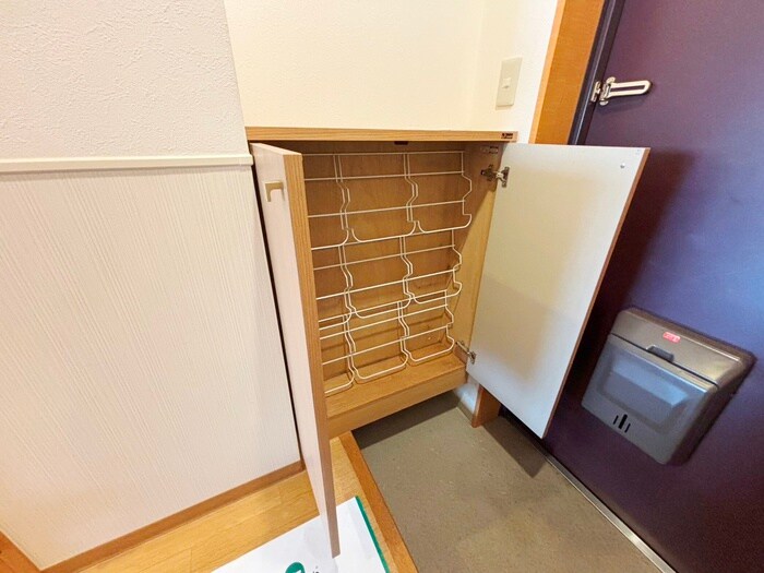 物件内観写真14　(玄関)