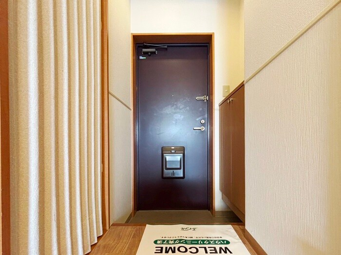 物件内観写真17　(玄関)