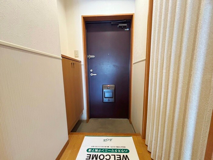 物件内観写真18　(玄関)