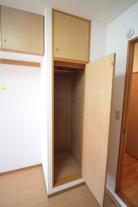 物件内観写真12　(収納)