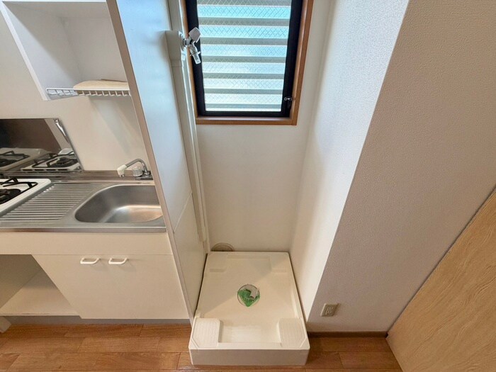 物件内観写真16　(洗濯機置場)