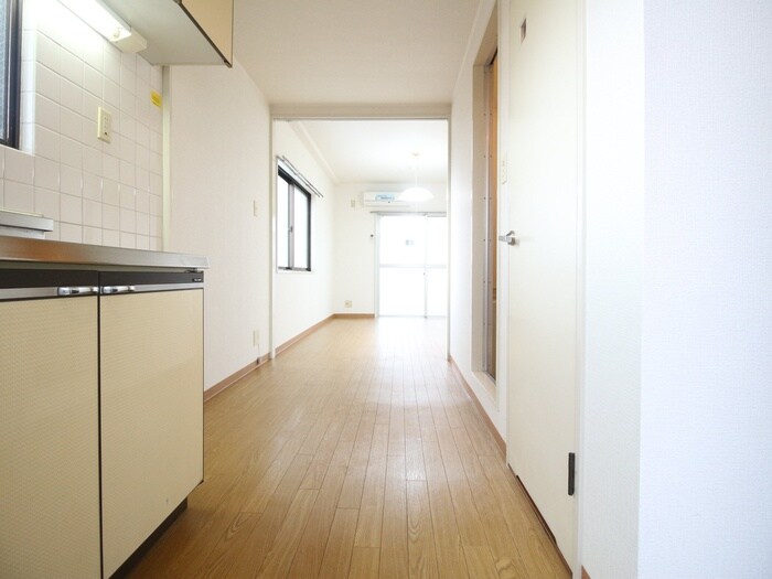 物件内観写真12　(廊下)