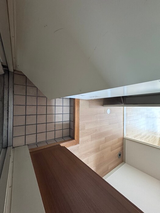 物件内観写真13　(玄関)