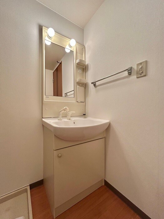 物件内観写真13　(洗面)