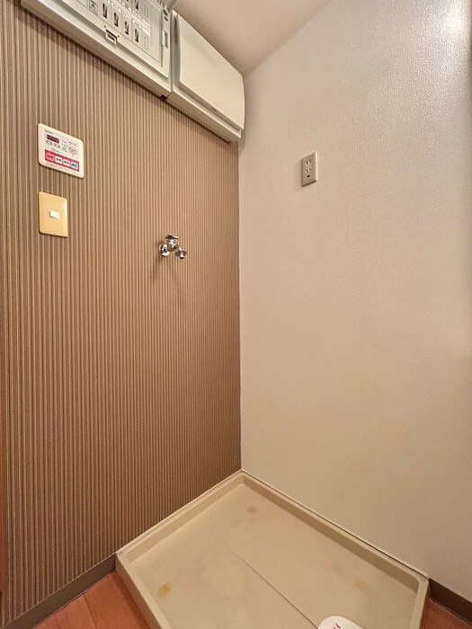 物件内観写真14　(洗濯機置場)