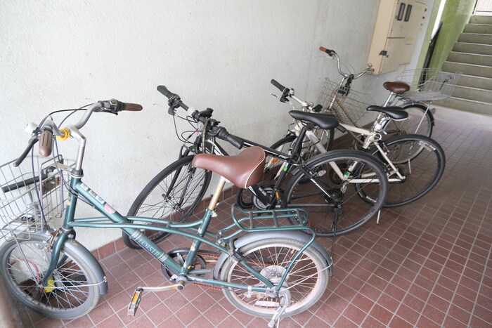 物件外観写真4　(駐輪場)