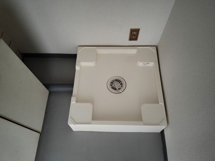 物件内観写真17　(洗濯機置場)