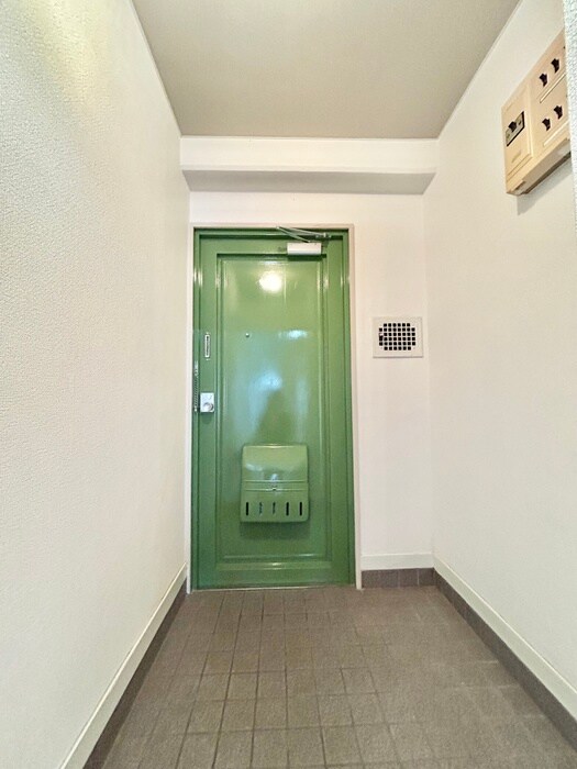 物件内観写真18　(玄関)