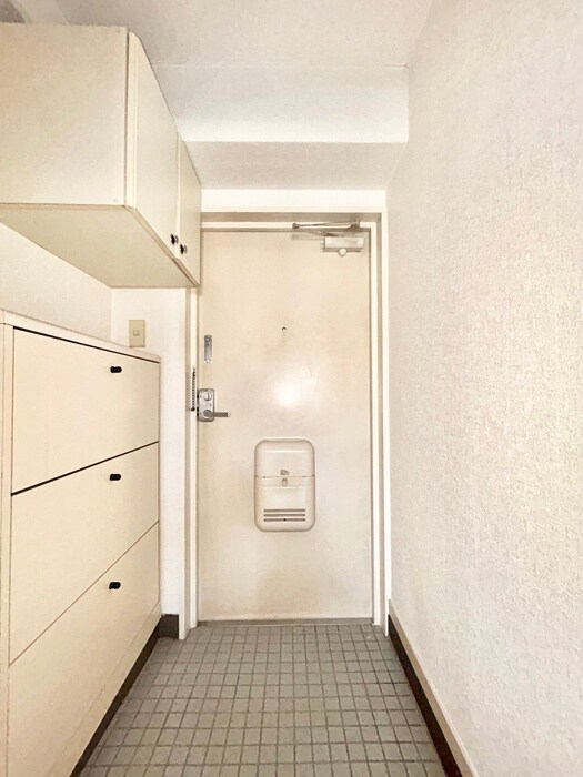 物件内観写真19　(玄関)