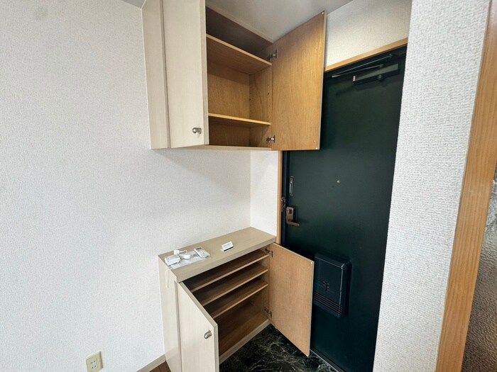 物件内観写真12　(靴箱)