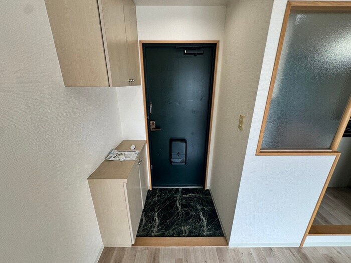 物件内観写真14　(玄関)