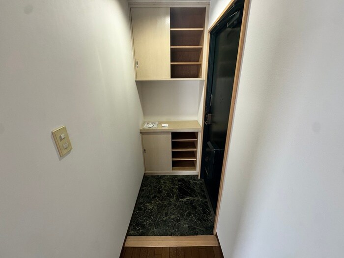 物件内観写真15　(玄関)