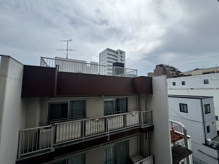 物件内観写真16　(室内からの展望)