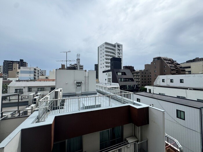 物件内観写真16　(室内からの展望)