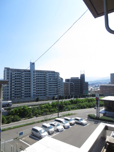 物件内観写真13　(室内からの展望)