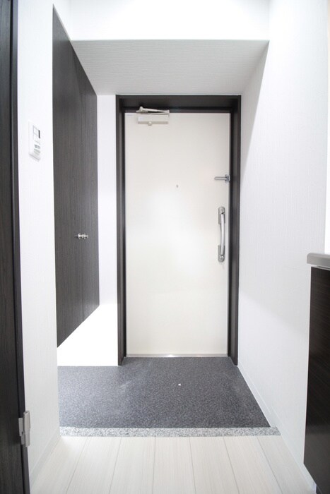 物件内観写真14　(玄関)