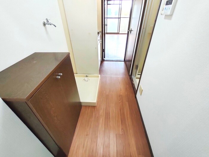 物件内観写真13　(廊下)