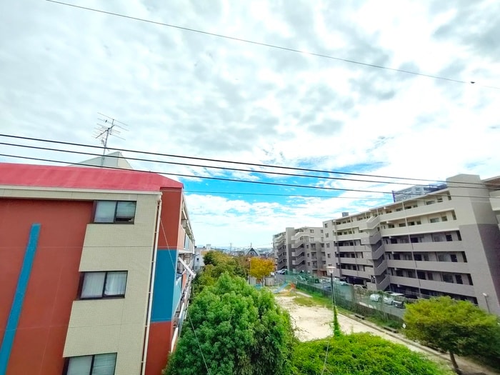 物件内観写真15　(室内からの展望)