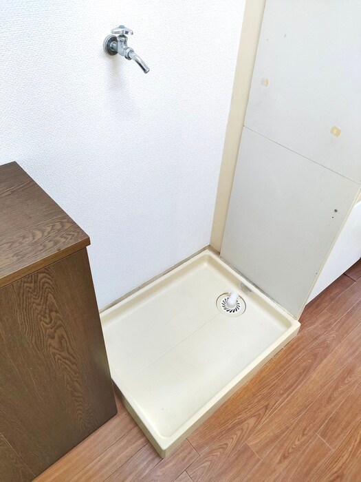 物件内観写真16　(洗濯機置場)