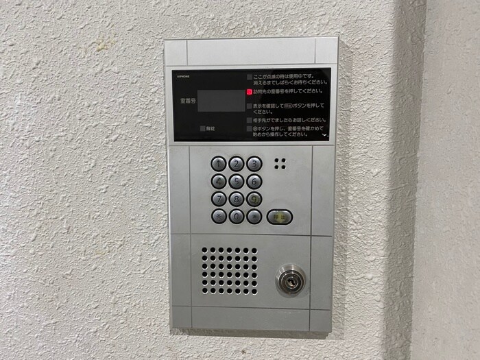 物件外観写真4　(エントランス部分)