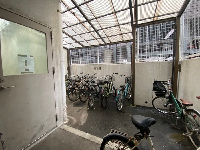 物件外観写真6　(駐輪場)