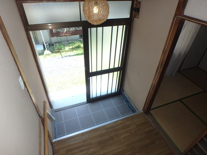 物件内観写真9　(玄関)