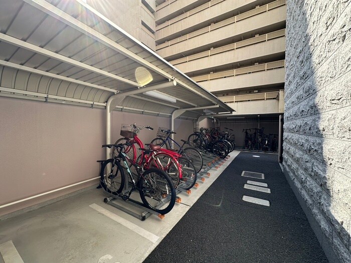 物件外観写真4　(駐輪場)