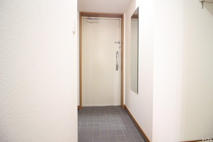 物件内観写真13　(玄関)