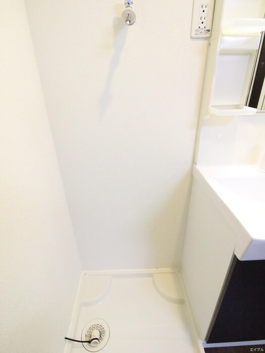 物件内観写真13　(洗濯機置場)