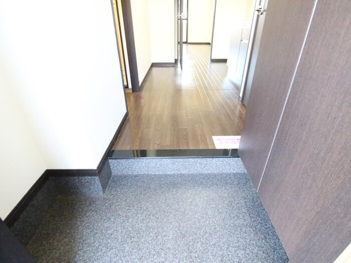 物件内観写真22　(玄関)