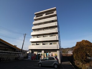 メゾン岩滝外観写真