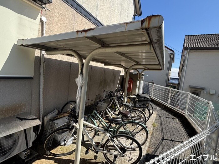 物件外観写真5　(駐輪場)