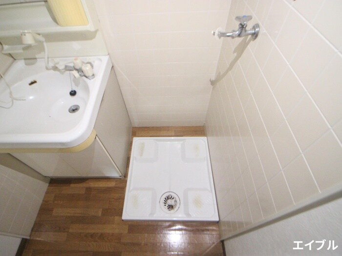 物件内観写真14　(洗濯機置場)