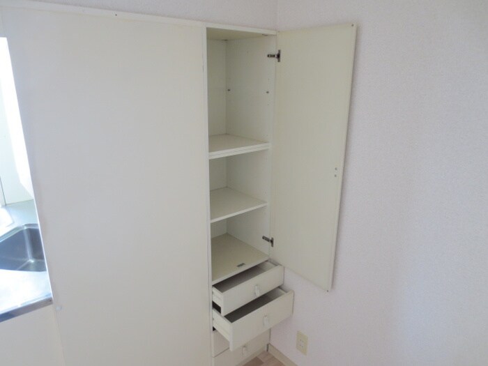 物件内観写真12　(収納)