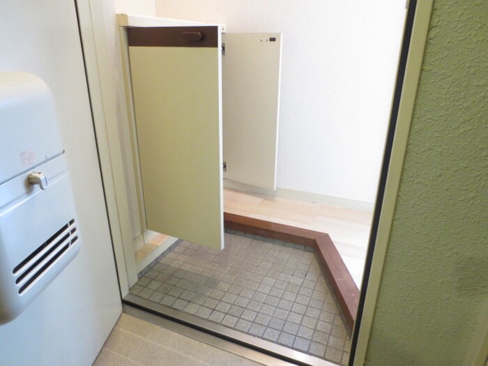 物件内観写真14　(玄関)