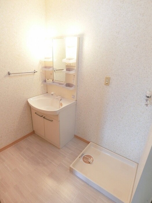 物件内観写真12　(洗濯機置場)