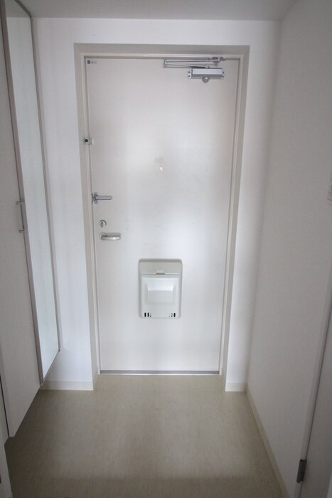 物件内観写真11　(玄関)