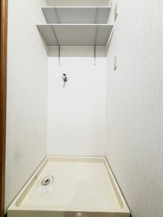 物件内観写真12　(洗濯機置場)